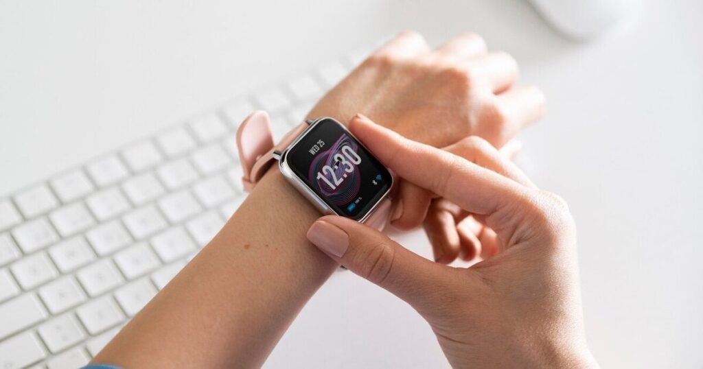 Cara Setting Smartwatch yang Benar, Mudah Saja!